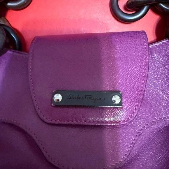 Authentic SALVATORE FERRAGAMO Wooden handles Handbag - Picture 3 of 9